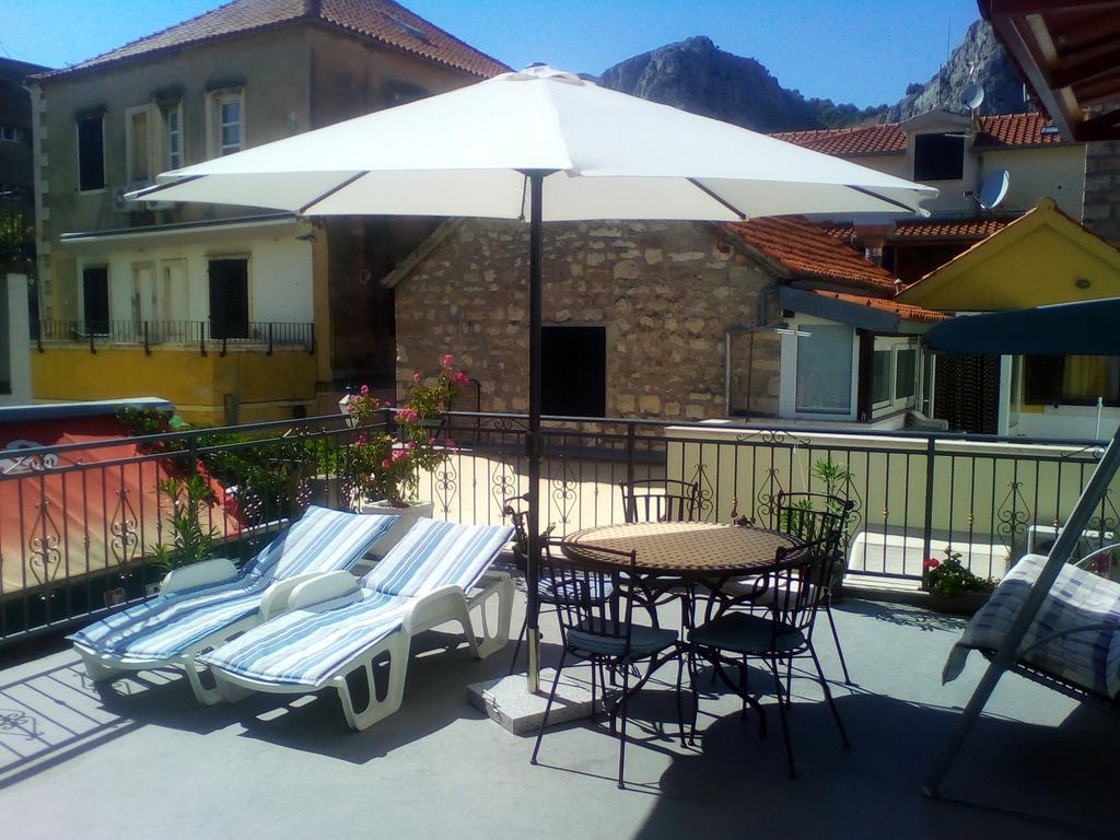 Apartment Romic Omis Exterior photo