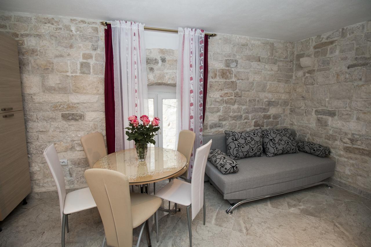 Apartment Romic Omis Exterior photo